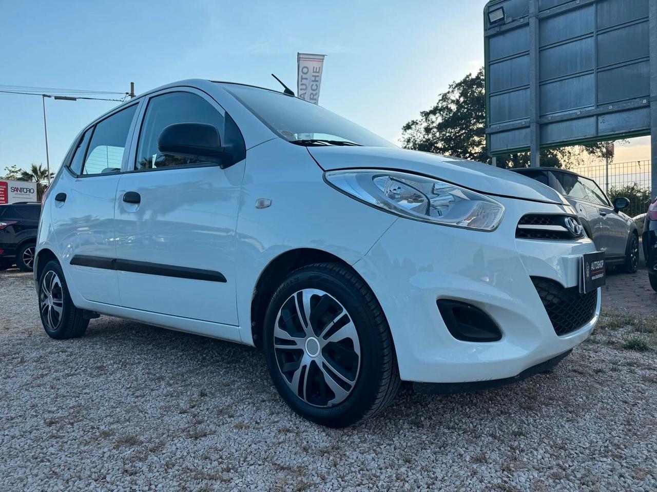 HYUNDAI - i10 - 1.1 12V Classic - NEOPATENTATI - FINANZIABILE