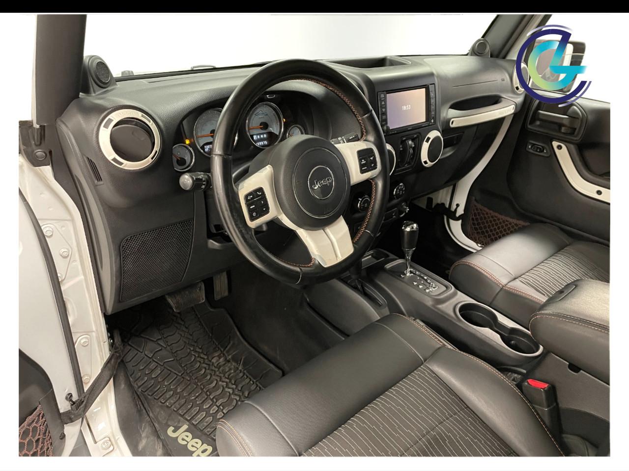 JEEP Wrangler III 2011 Unlimited - Wrangler Unlimited 2.8 crd Artic auto