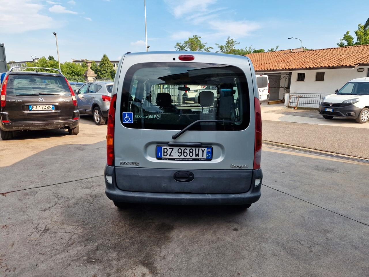Renault Kangoo 1.2 16V TRASPORTO DISABILI