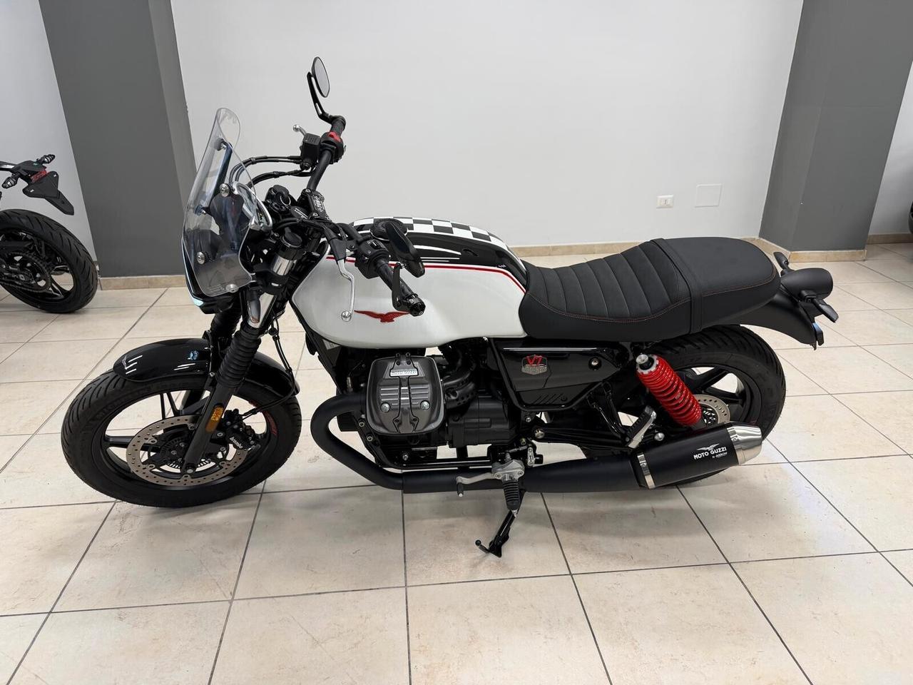 Moto Guzzi V7 STONE TEN