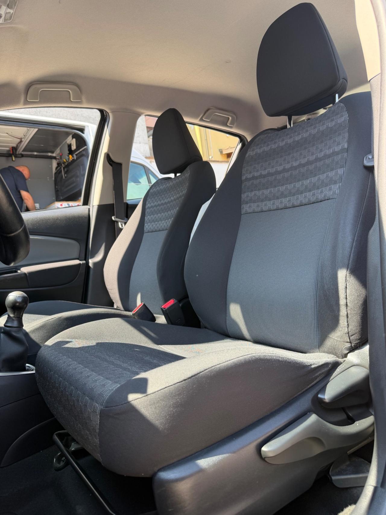 Toyota Yaris 1.0 5 porte Lounge