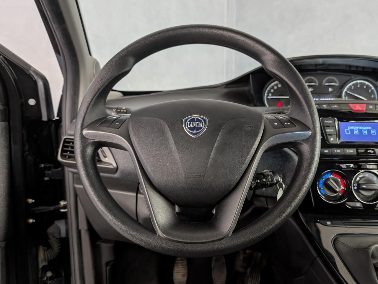 Lancia Ypsilon 1.0 Hybrid 70cv Silver