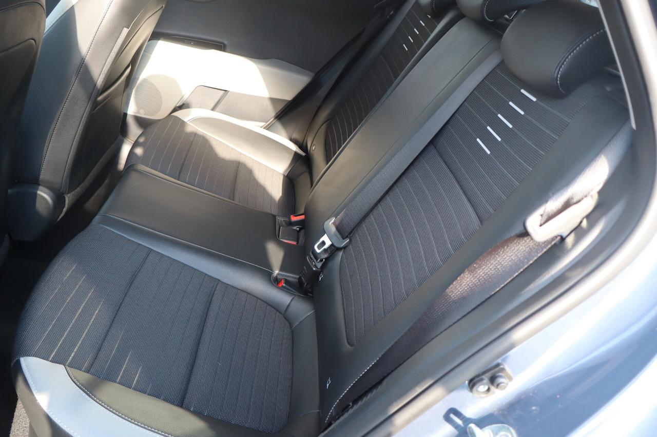 Kia Stonic 1.0 T-GDi 100 CV MHEV MT Black Edition