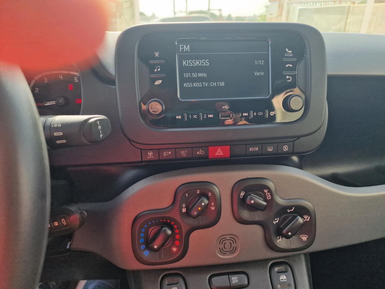 Fiat Panda 1.0 FireFly S&S Hybrid Garmin
