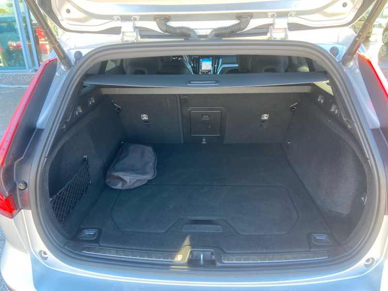 VOLVO V60 2.0 b3 R-DeSiGn AuTo