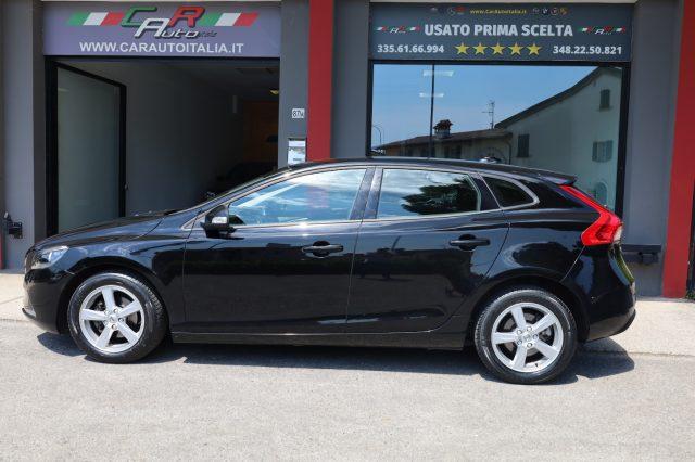 VOLVO V40 D2 2.0d UniPropietario Tagliandata per NEOPATENTAT