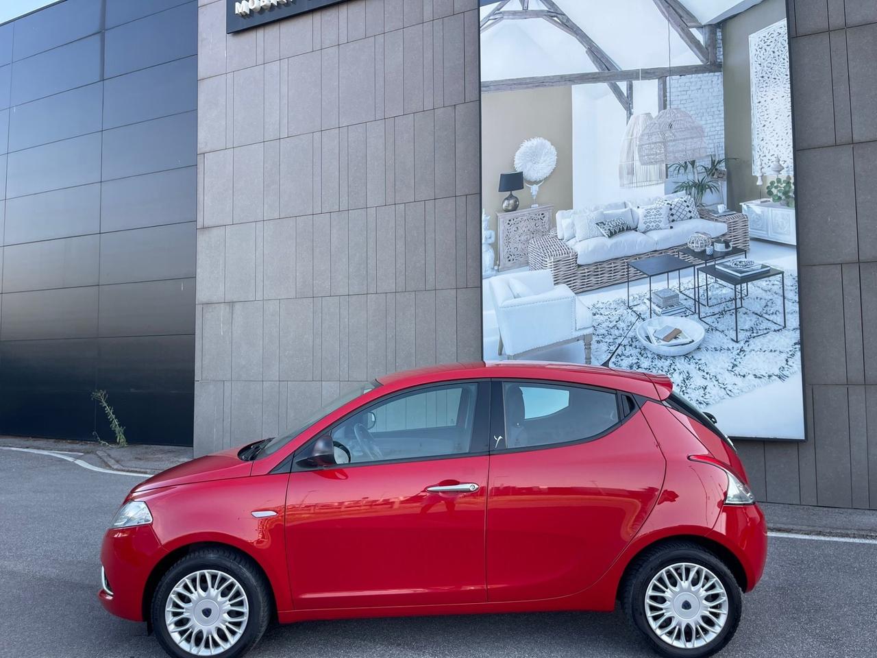 Lancia Ypsilon 1.2 69 CV 5 porte Platinum
