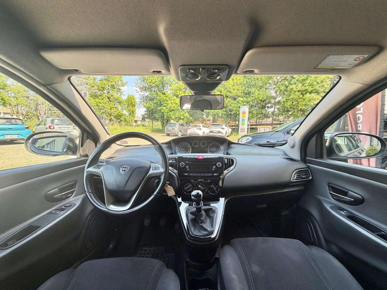 Lancia Ypsilon