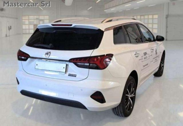 MG MG5 MG5 Luxury Long Range - GN040SG