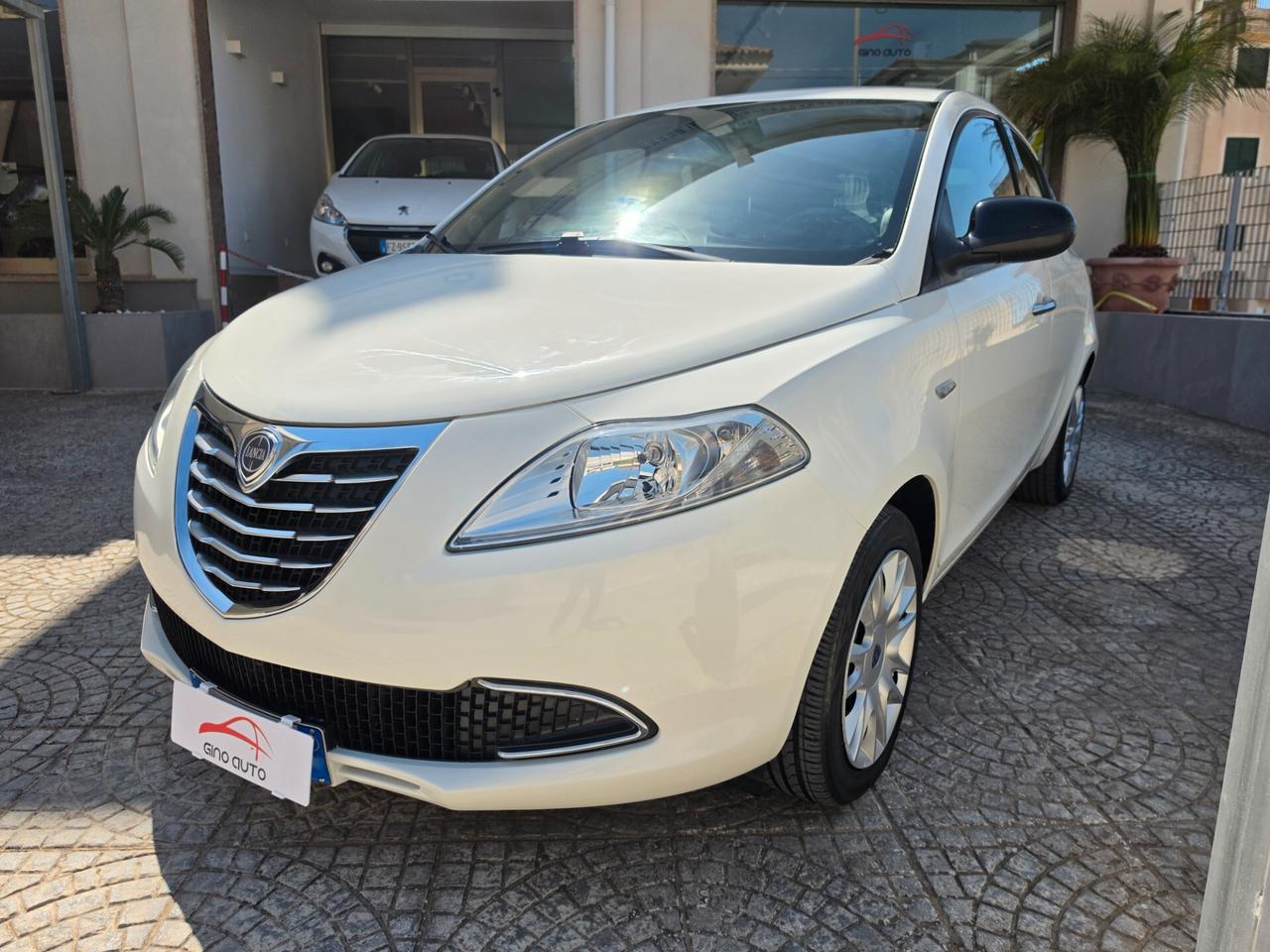 Lancia Ypsilon 1.2 69 CV 5 porte S&S Silver