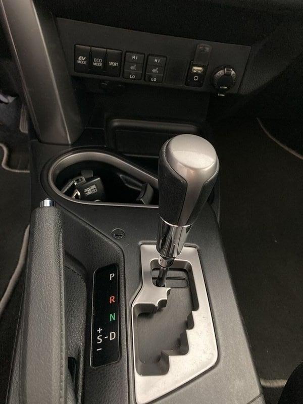 Toyota RAV4 2.5 Hybrid 2WD Style