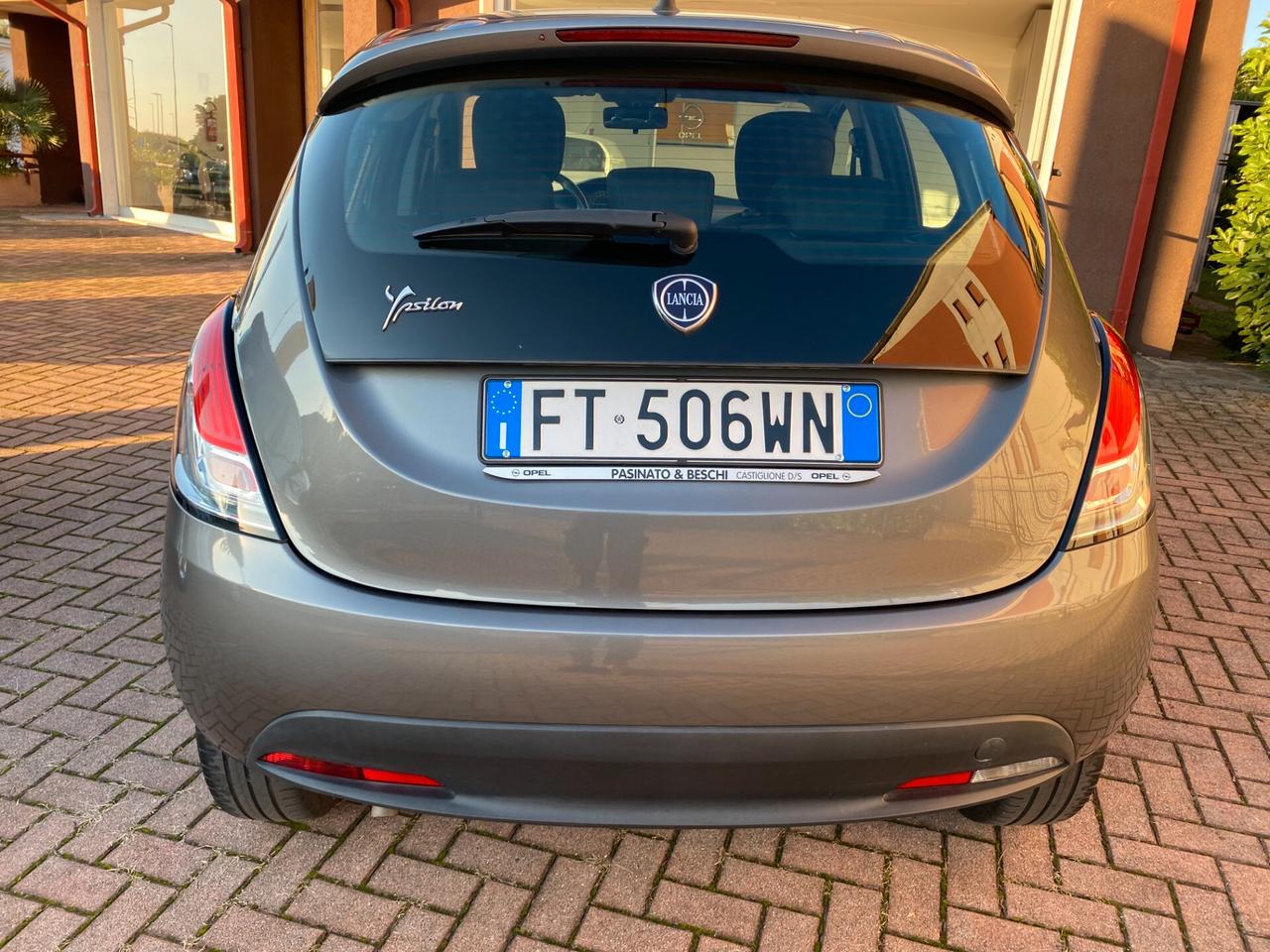 Lancia Ypsilon 1.2 69 CV 5 porte GPL Ecochic Elefantino Blu