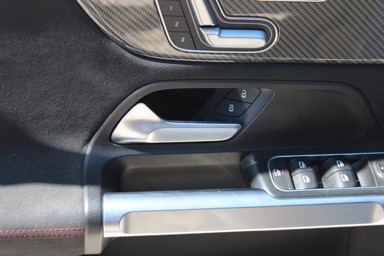 Mercedes-benz GLB 200d Tua A SOLI 299€