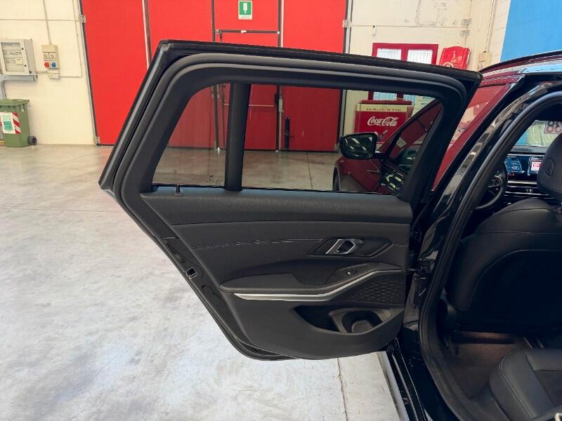 BMW Serie 3(G20/1-80/1) 320d 48V xDrive Touring...