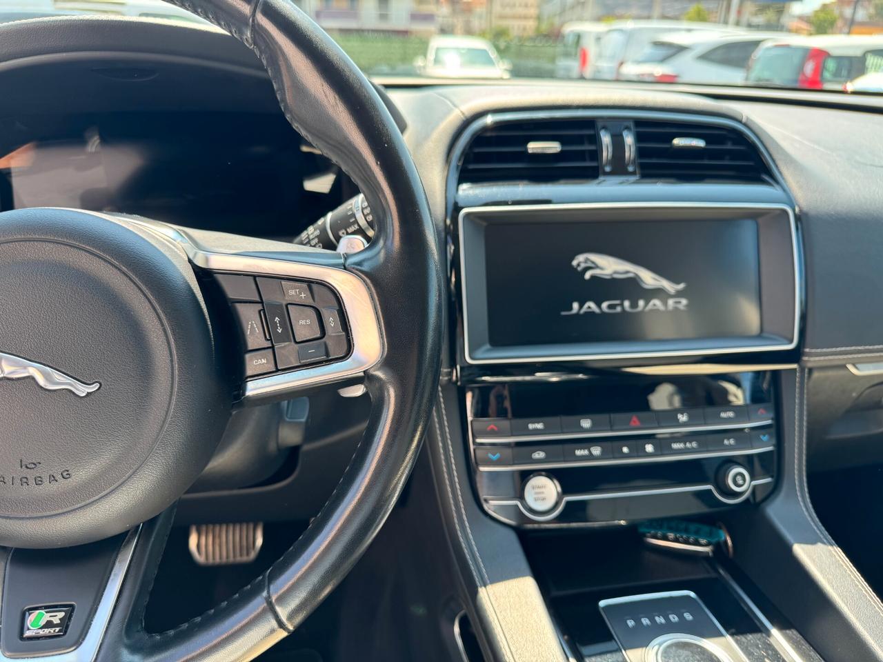 Jaguar F-Pace 2.0 D 180 CV AWD aut. R-Sport