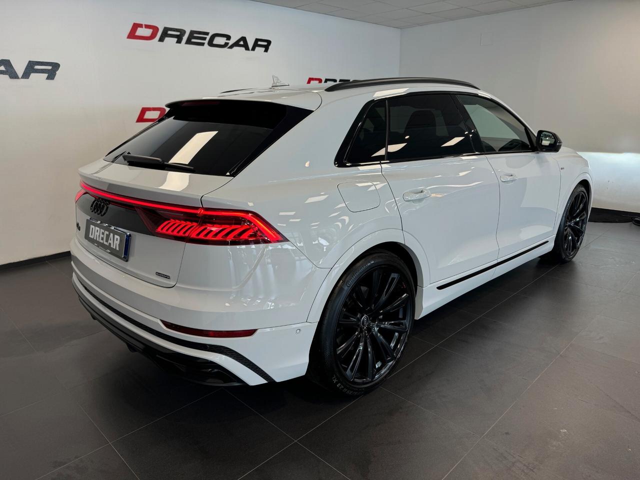 Audi Q8 50 TDI 286 CV quattro tiptronic Sport S LINE ASSE POSTERIORE STERZANTE 23"