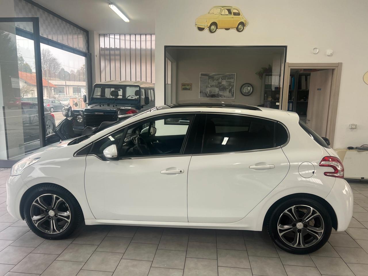 Peugeot 208 1.2 VTi 82 CV 5 porte Active 100000 KM
