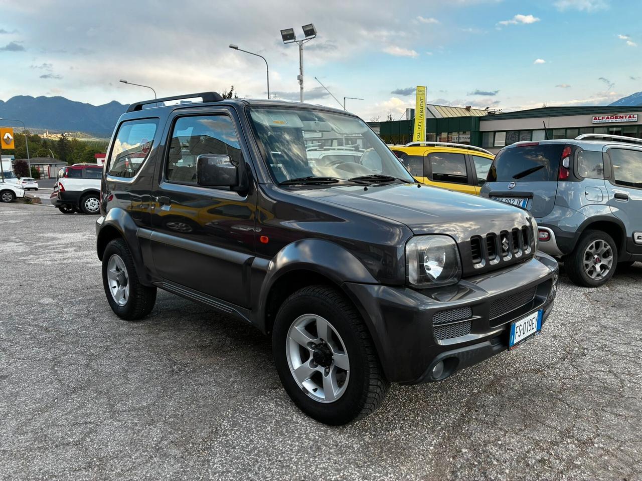 SUZUKI JIMNY 1.3i 16V 4WD JLX AUTOMATICO