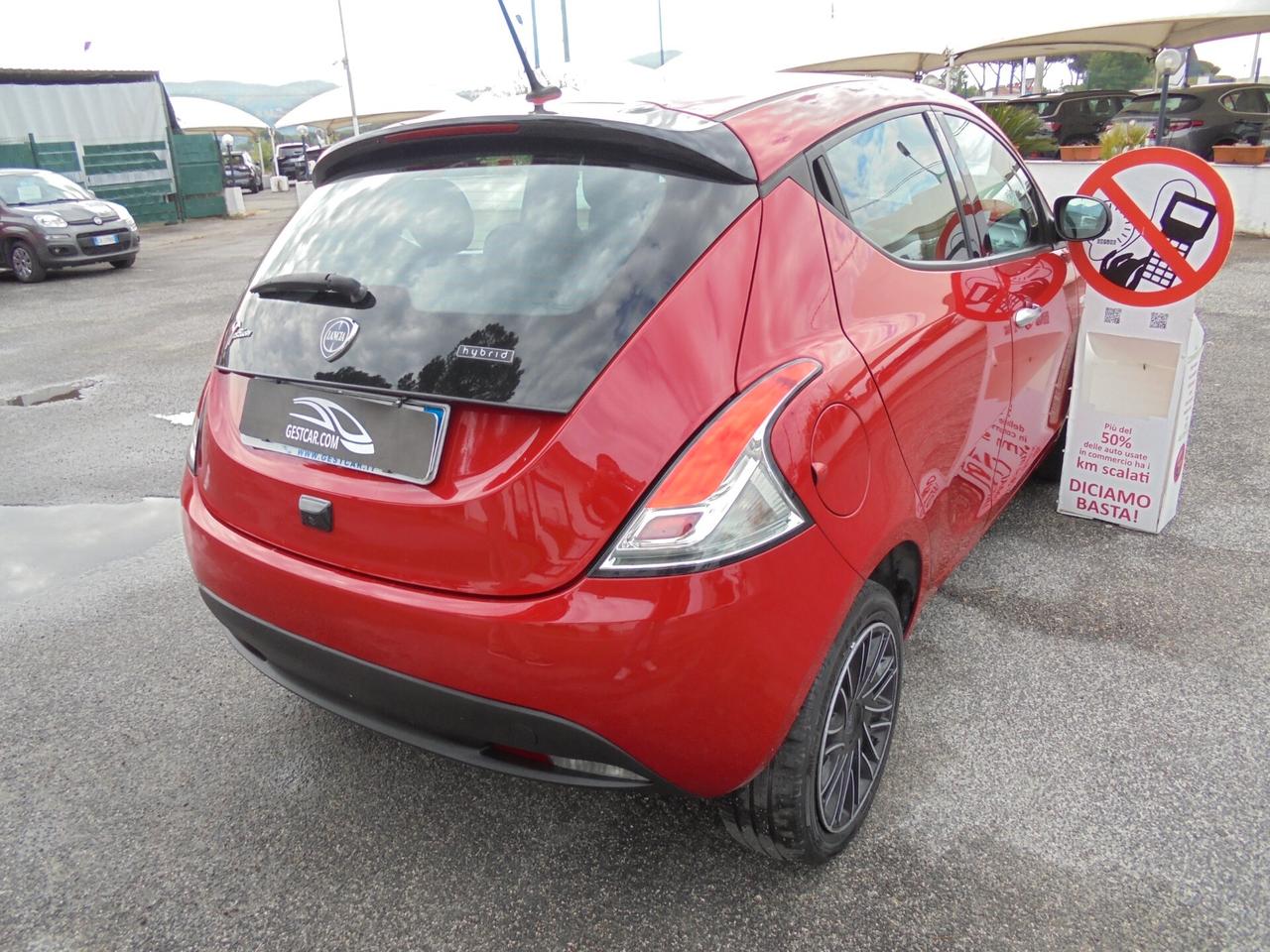 Lancia Ypsilon 1.0 FireFly 5 porte S&S Hybrid Gold