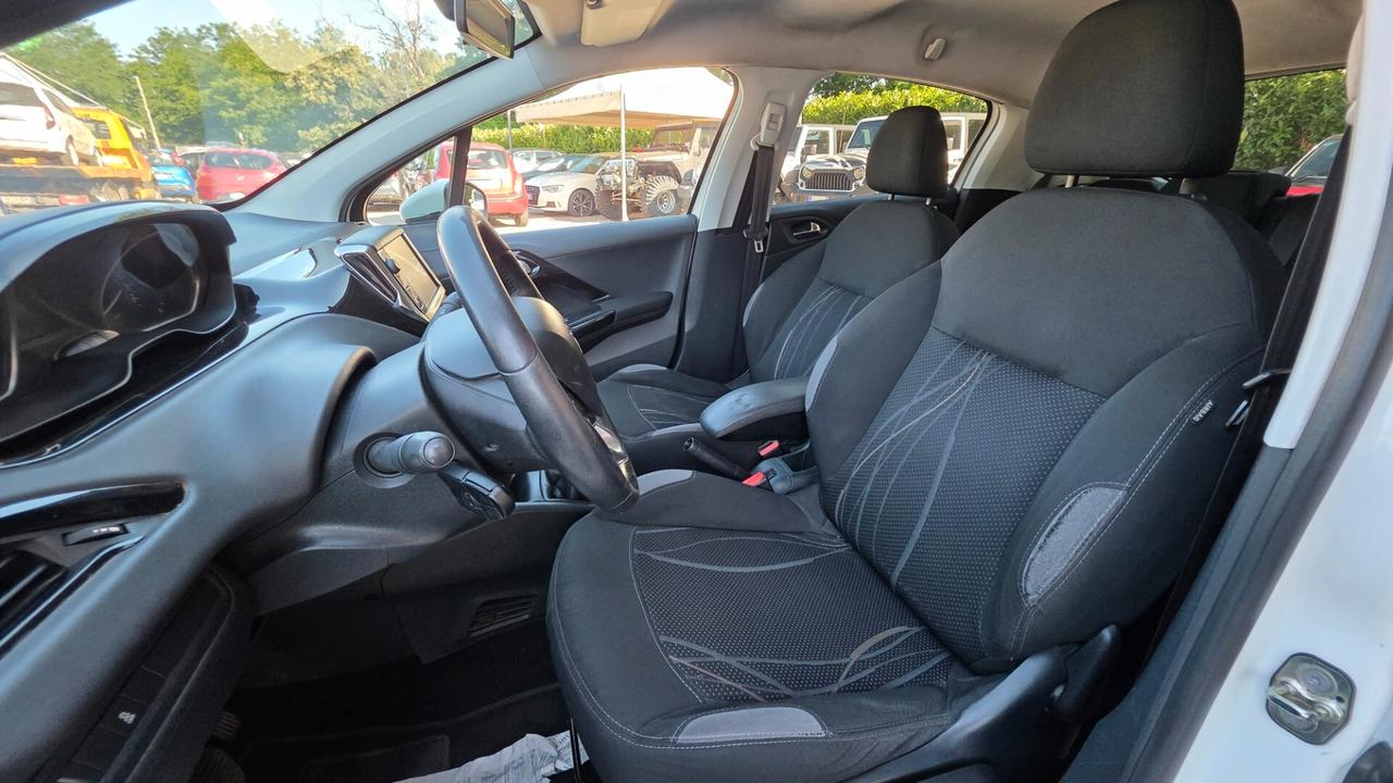 Peugeot 208 1.4 HDi 68 CV 5 porte Allure