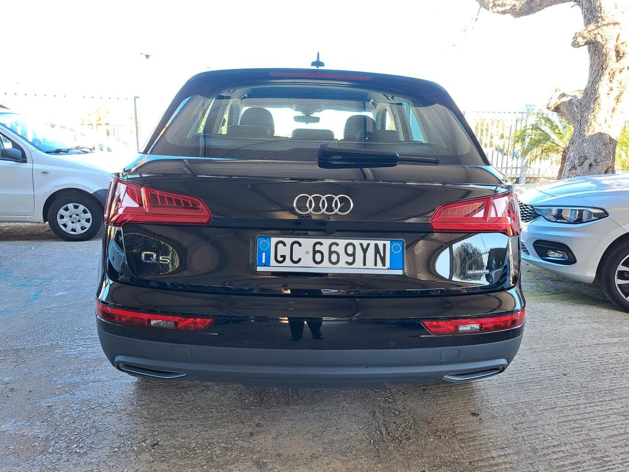 Audi Q5 quattro s tronic busness