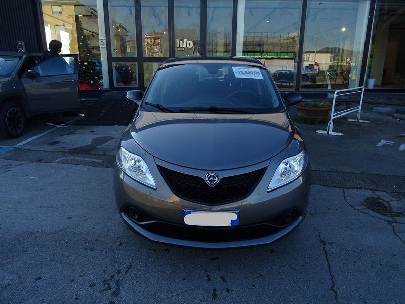 Lancia Ypsilon 1.2 69 CV 5 porte Gold