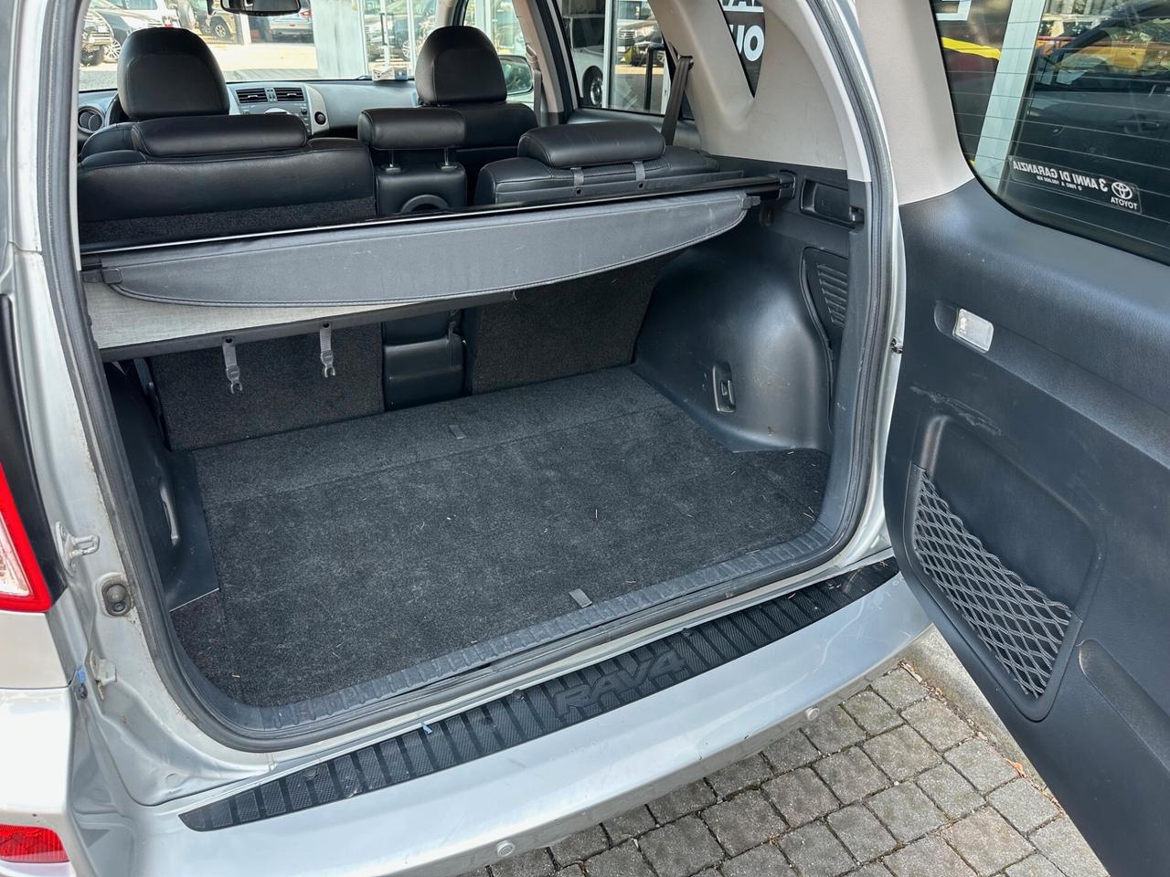 Toyota RAV 4 RAV4 2.2 D-4D 177 CV Luxury
