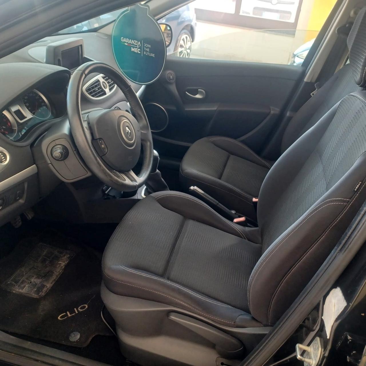 128.548KM CLIO 1.2 PERFETTA OK NEOPATENTATI