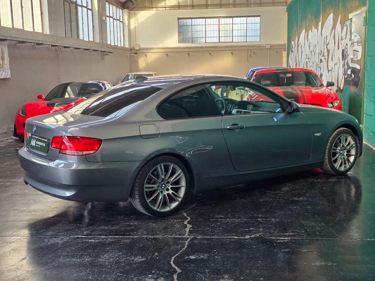 BMW 325i E92 218cv