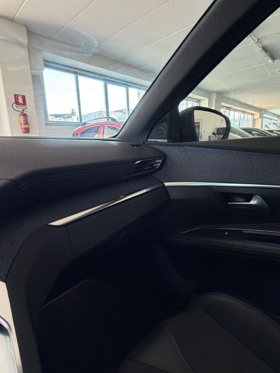 PEUGEOT - 3008 - Hybrid4 300 e-EAT8 GT Line