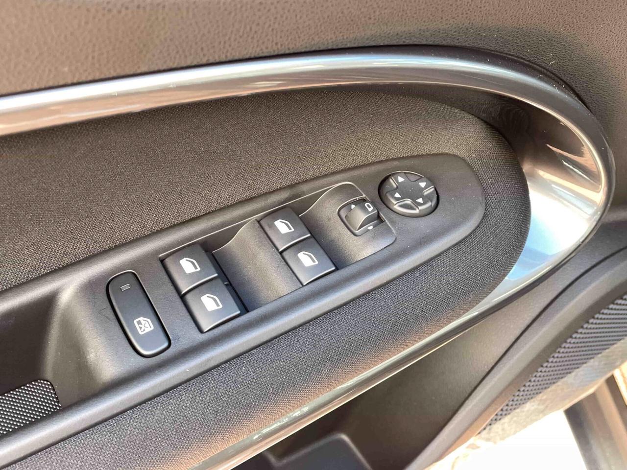 Fiat 600 Hybrid 110 CV DCT MHEV Icon NEOPATENTATI