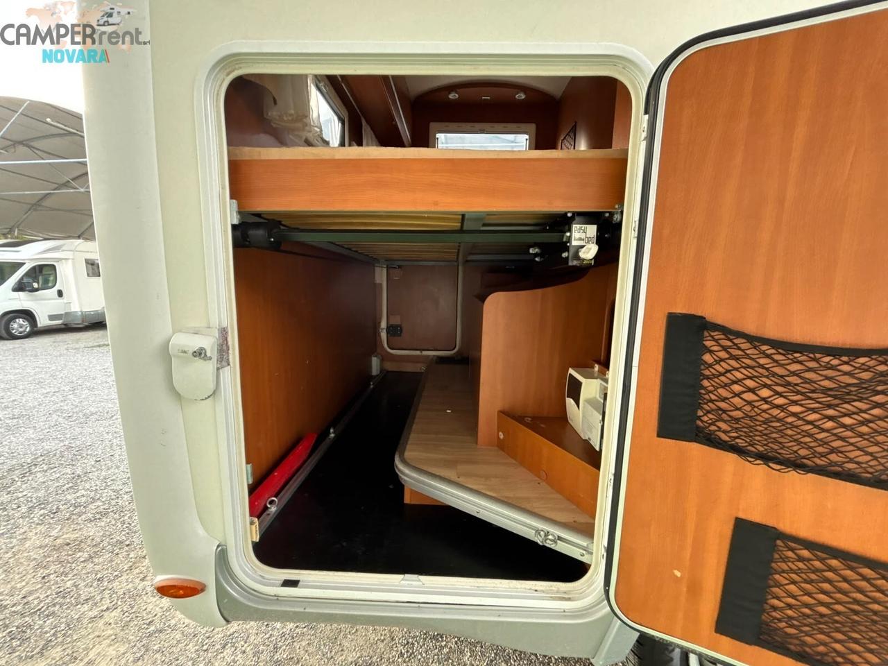 CHAUSSON WELCOME WS - Semintegrale compatto con letto matrimoniale in coda ed ampio garage