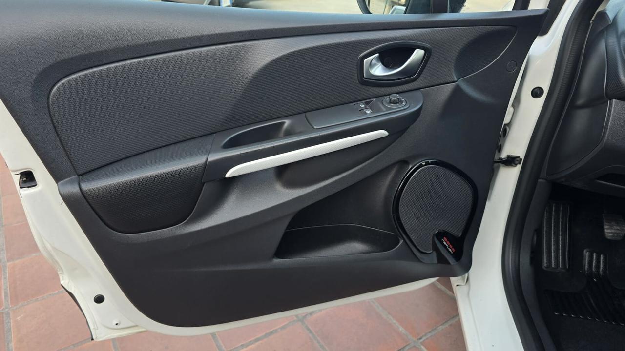 Renault Clio dCi 8V 90 CV Start&Stop 5 porte Energy Duel