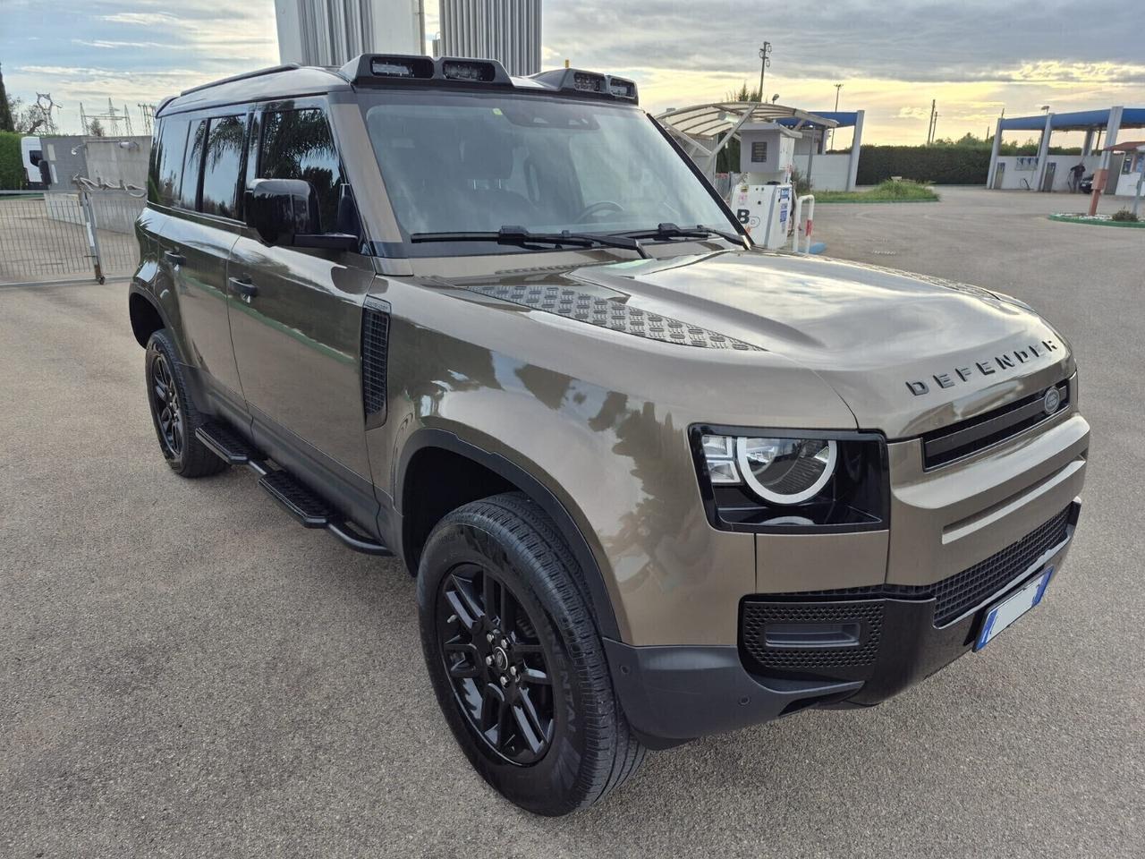 LAND ROVER DEFENDER 110 2.0 240 Cv TETTO APRIBILE 7 POSTI -8-2020