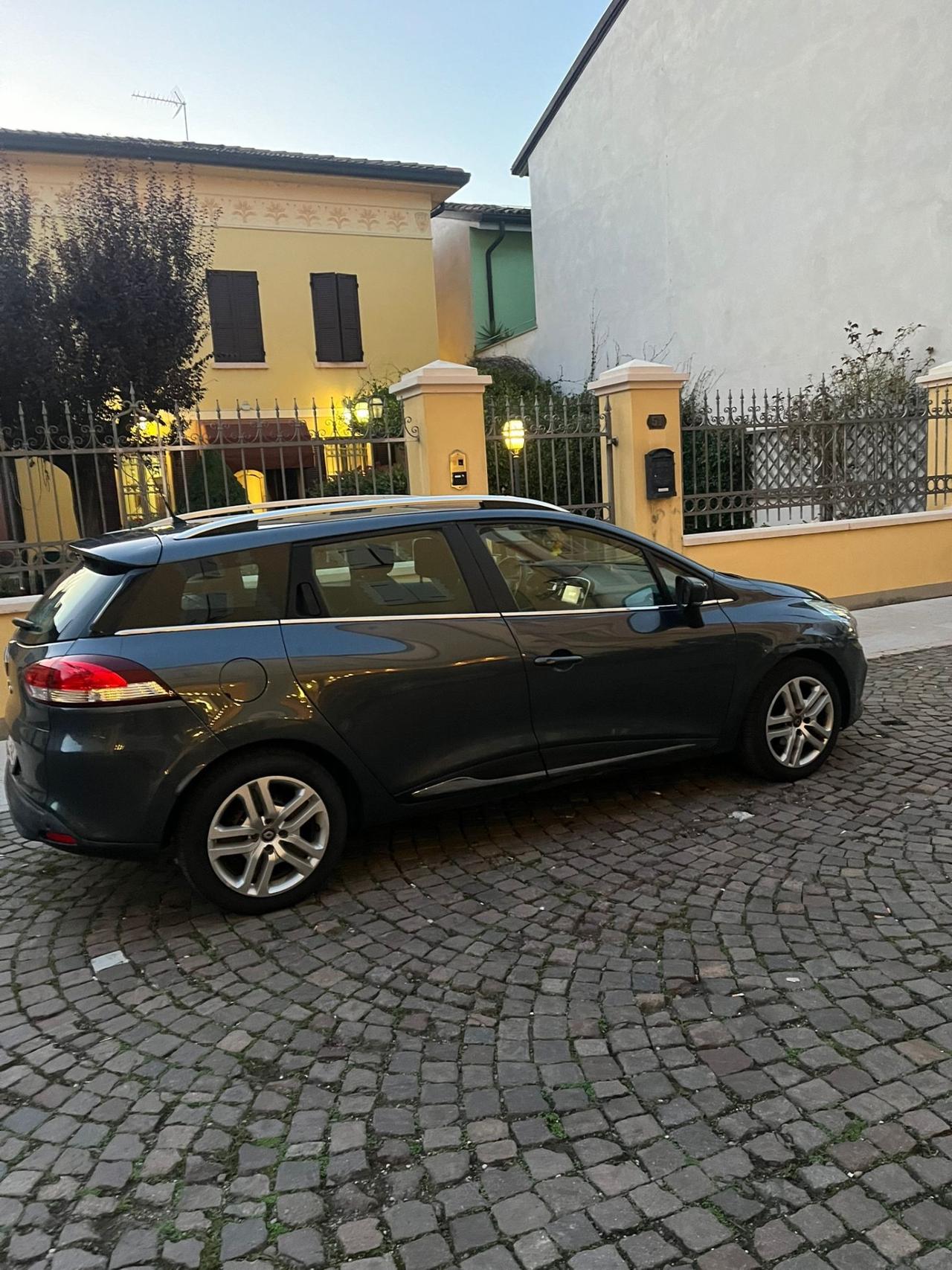 Renault Clio Sporter dCi 8V 90 CV Duel2