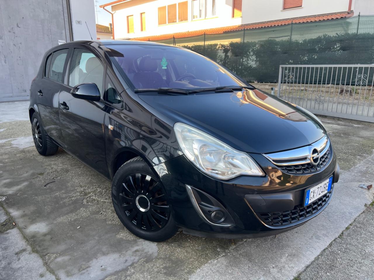 Opel Corsa 1.2 BENZINA 5P. 2013 POCHI KM NEOPATENTATI