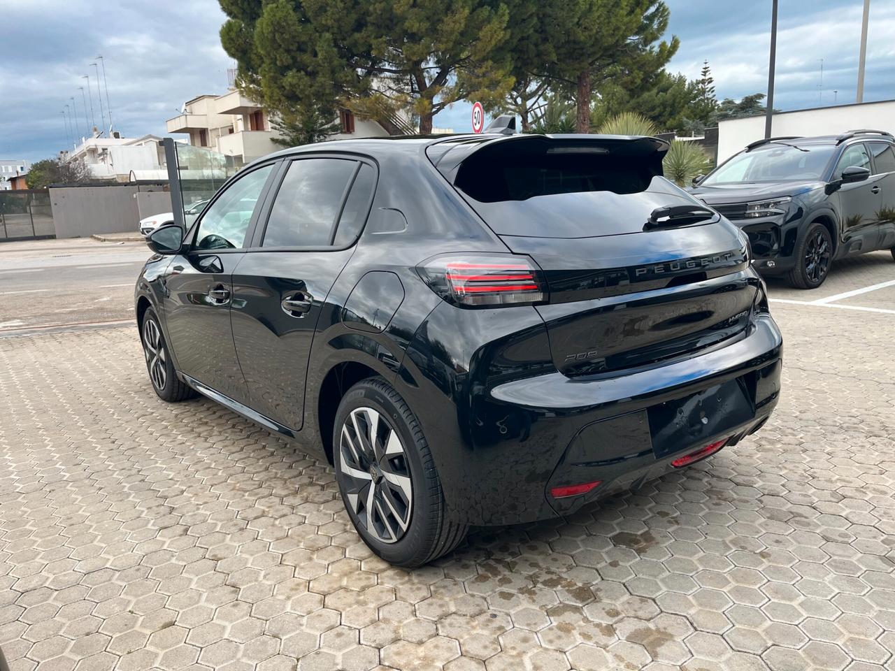 Peugeot 208 Hybrid 110 e-DCS6 Business Automatic Km0