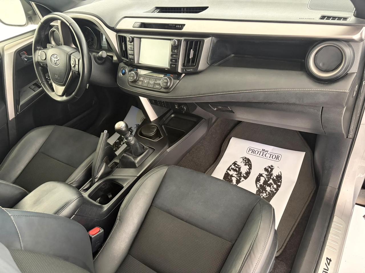 Toyota RAV4 2.0 D-4D 2WD Style