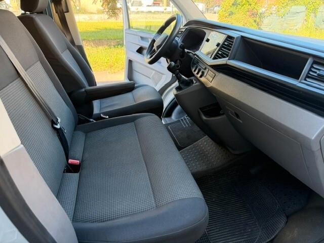 Volkswagen Caravelle T6 9 posti
