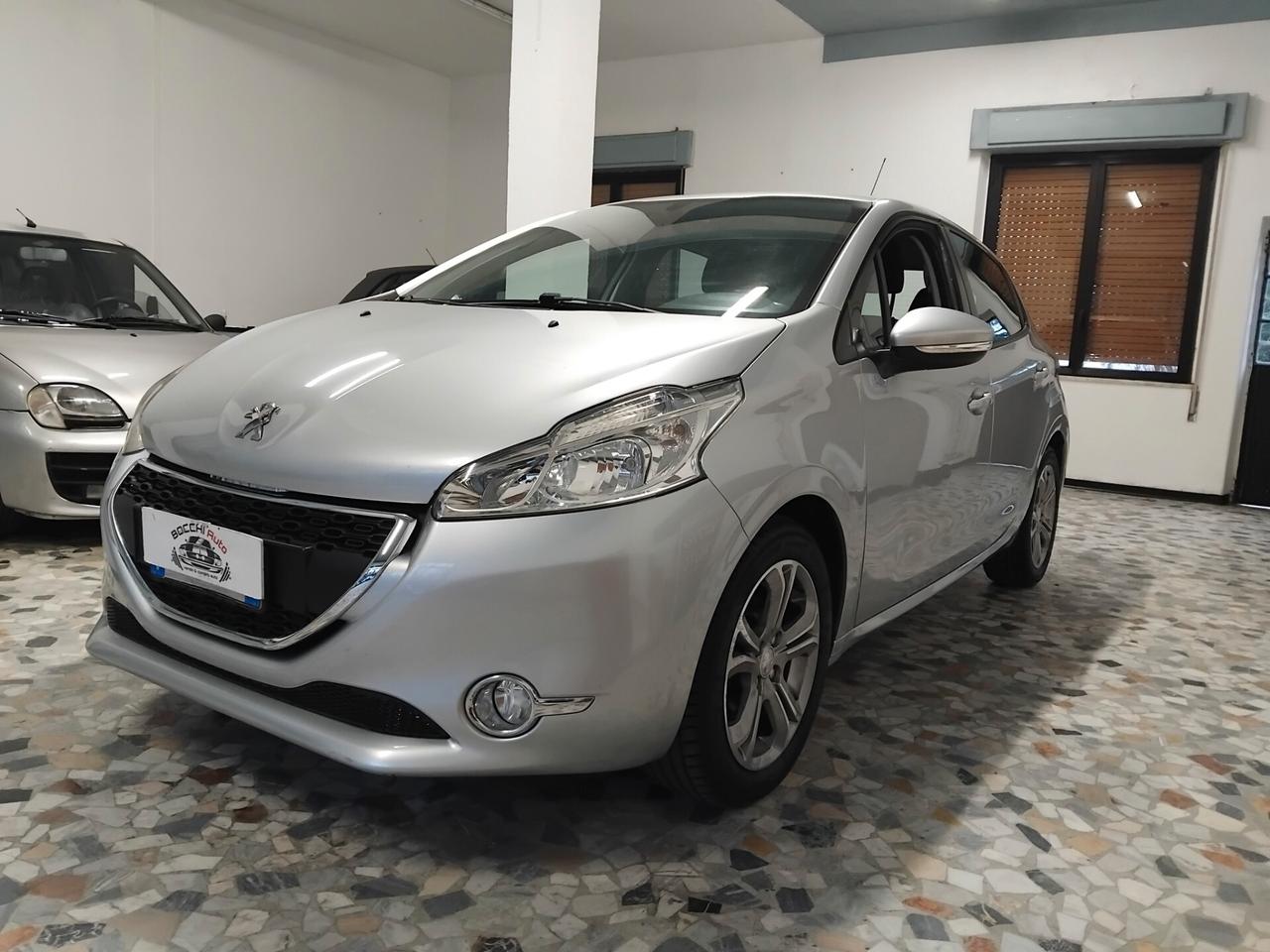 Peugeot 208 1.4 HDi 68 CV 5 porte Allure