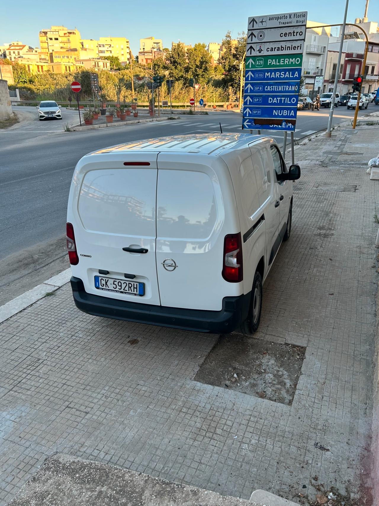 Opel Combo Cargo 1.5 Diesel 100CV S&S PC 650kg Edition