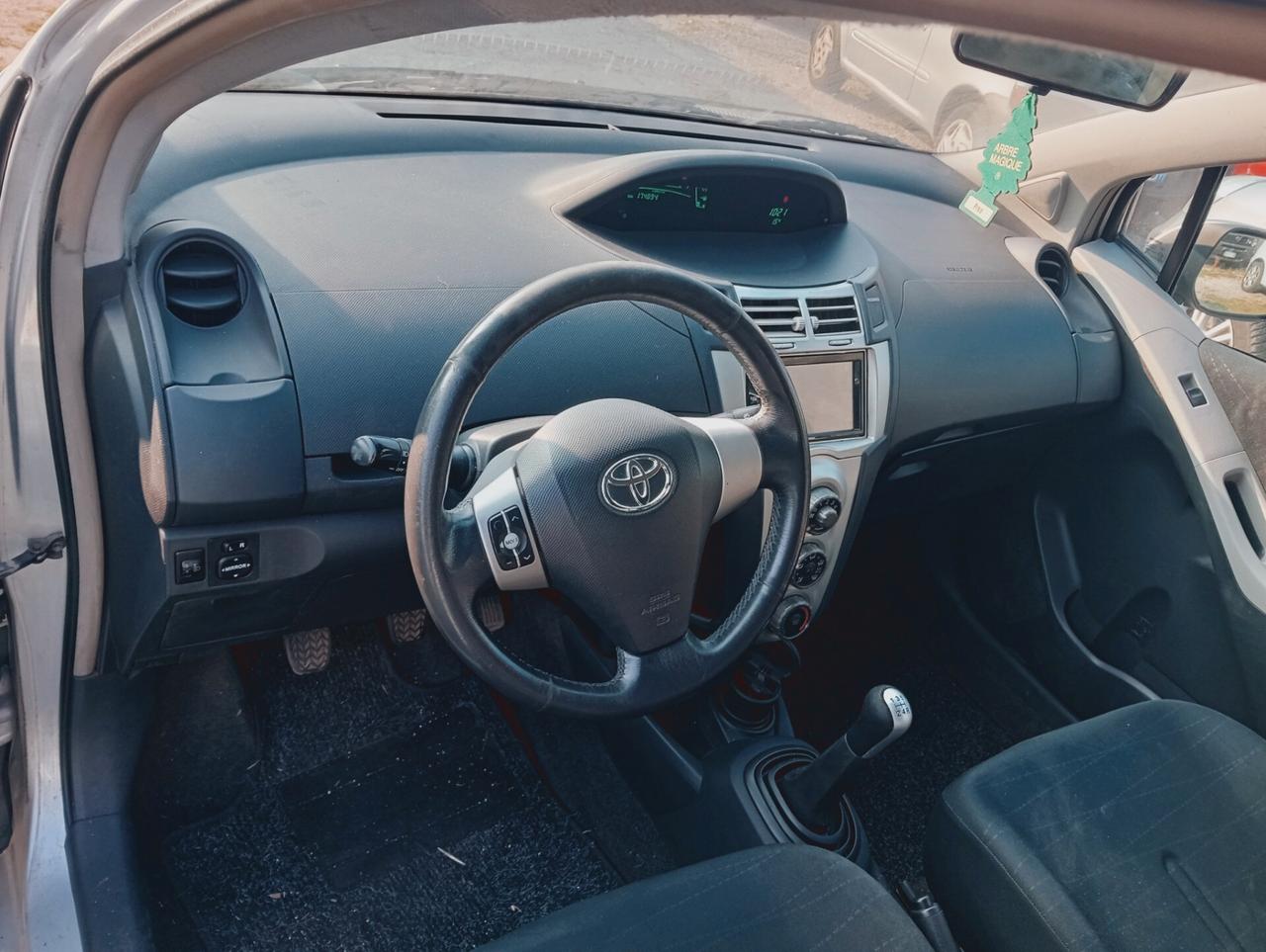 Toyota Yaris 1.0 5 porte Sol