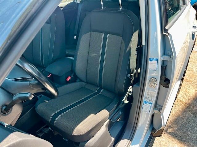 Volkswagen T-Roc 1.6 tdi Style "COCKPIT / TELECAMERA / PDC "
