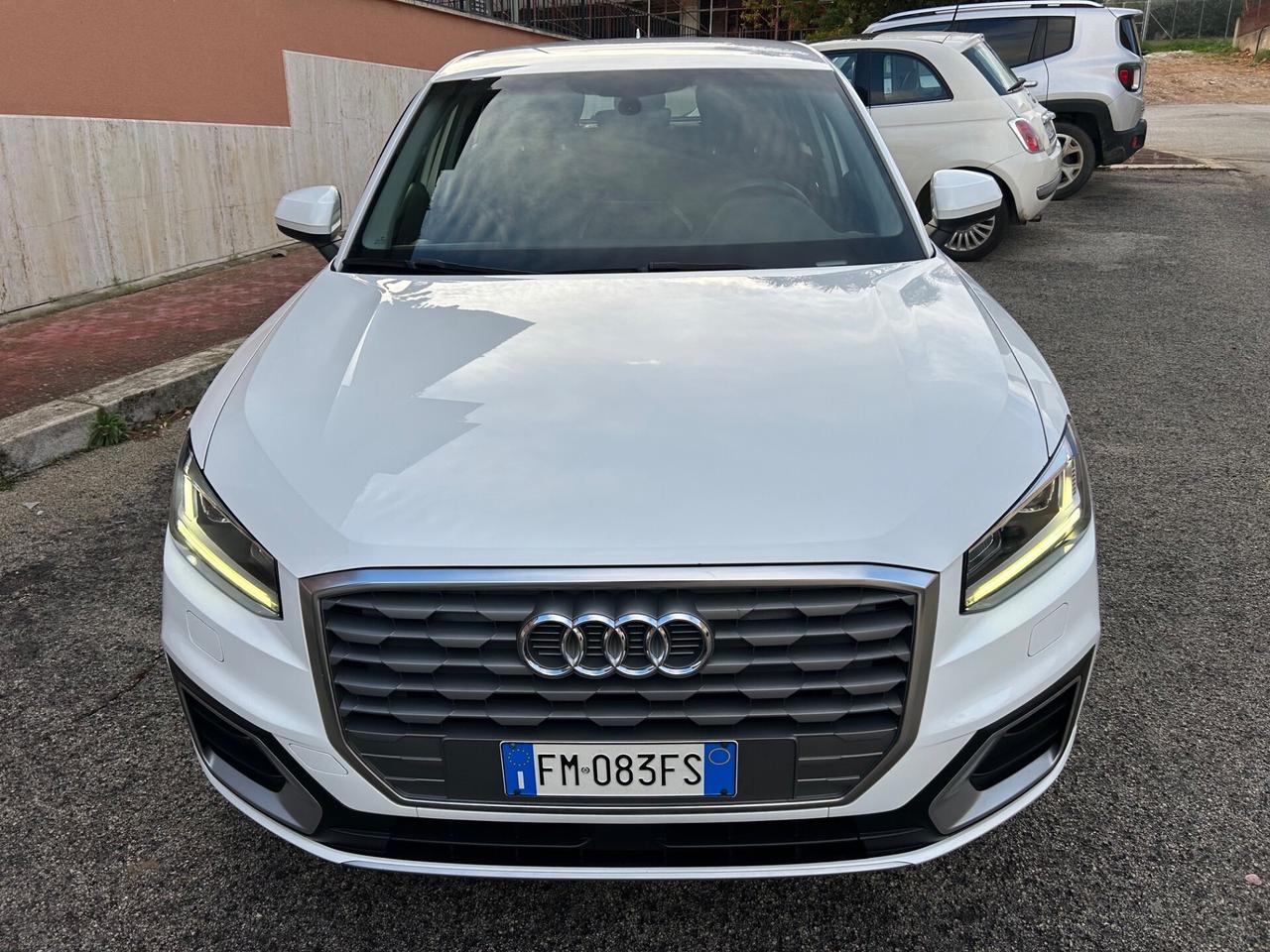 Audi Q2 1.6 TDI Sport strafull !!!!!