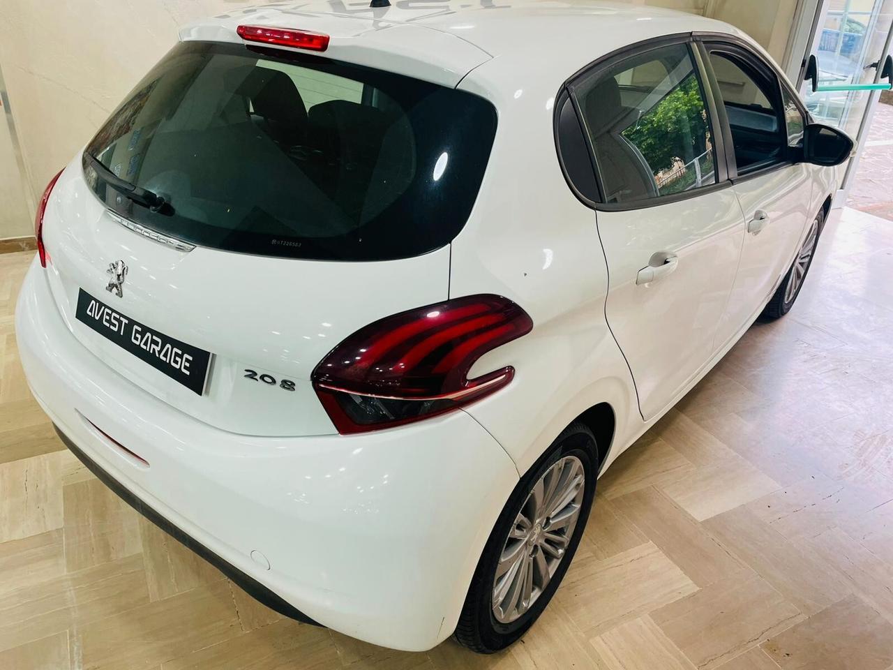 Peugeot 208 PureTech 82 5p. GPL Allure