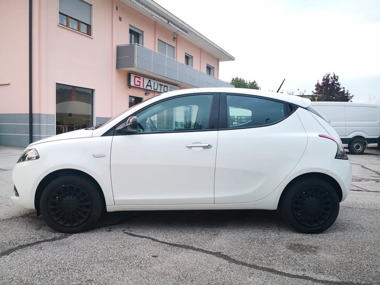 Lancia Ypsilon 1.0 Hybrid *** OK NEOPATENTATI ***