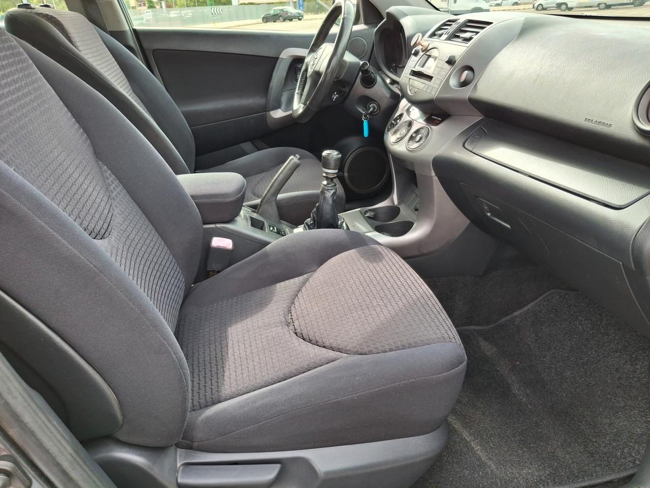 Toyota RAV 4 2.2 D-4D-DIESEL*PERFETTA*