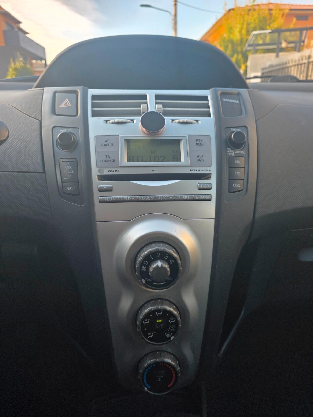 Toyota Yaris 1.0 5 porte OK NEOPATENTATI