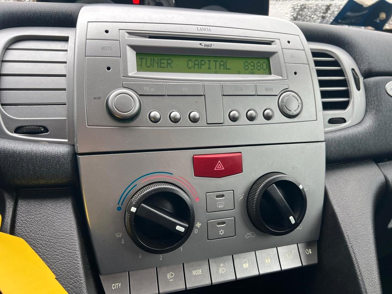 Lancia Ypsilon 1.3 mjt 75 cv