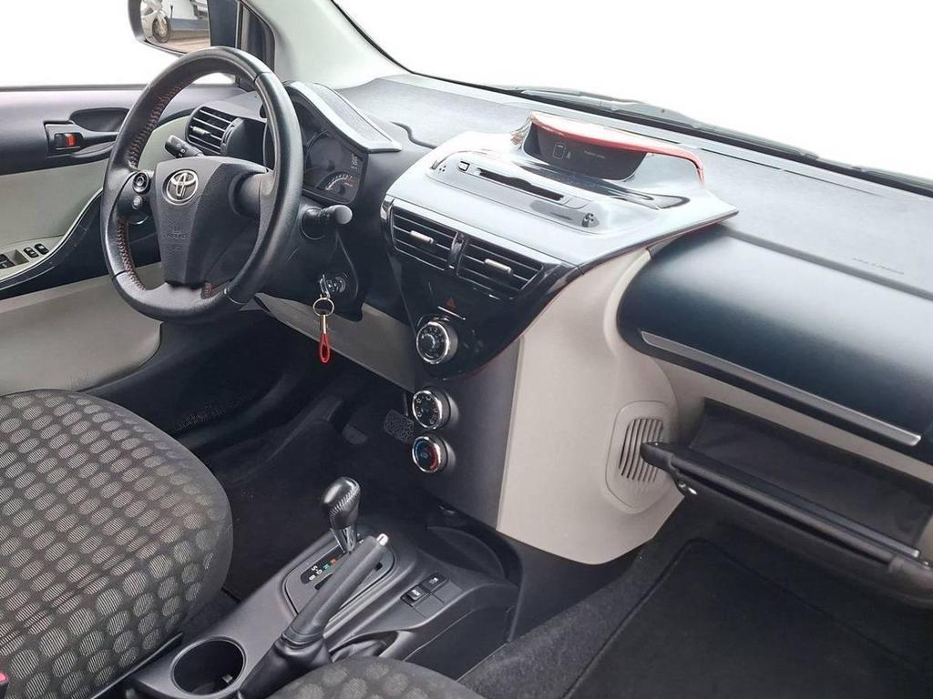 Toyota iQ 1.0 Active CVT